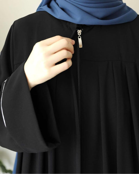 Black Trendy Abaya with Stoller – Timeless Elegance